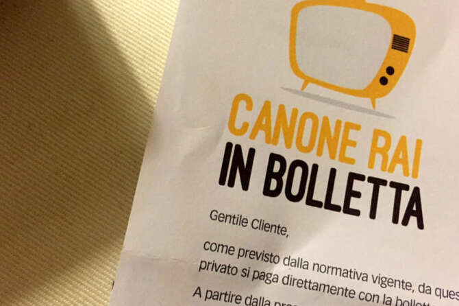 Canone Rai in bolletta, il governo pensa al ‘trasloco’: pagamento con l’utenza dello smartphone