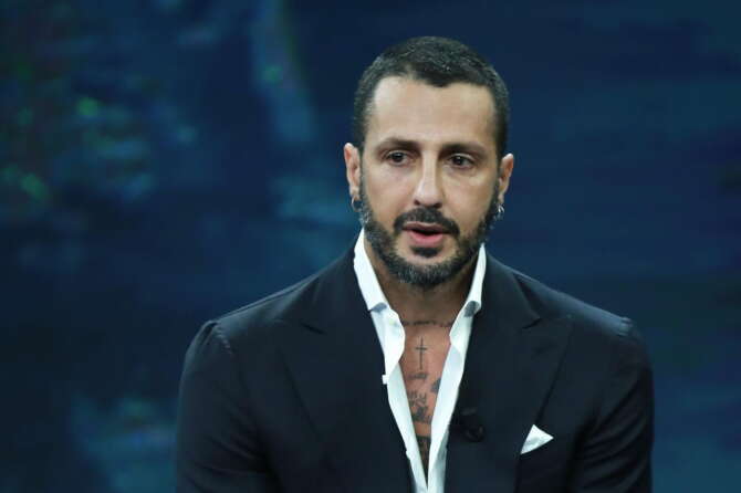 “Volevano vendere a Fabrizio Corona file riservati sulla cattura di Messina Denaro”: arrestati maresciallo e politico