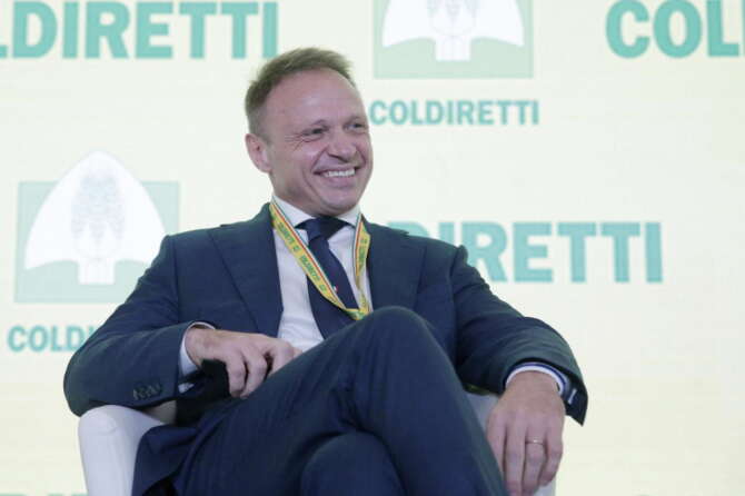 Lollobrigida e il “sogno” europeo, il ministro punta a Strasburgo e per Meloni si apre il rimpasto