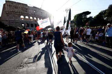 Latina come la Regione Lazio, la sindaca di FdI nega il patrocinio al Pride e si rimangia la promessa a Tiziano Ferro: dietrofront come Rocca