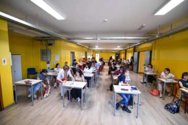 Esami di recupero debiti anticipati ad agosto, la stretta del Ministero sui tempi per docenti e studenti