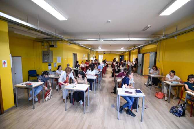 Esami di recupero debiti anticipati ad agosto, la stretta del Ministero sui tempi per docenti e studenti