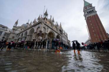 Venezia è rischio, l’allarme Unesco: rischia di finire nella black list del “patrimonio mondiale in pericolo”