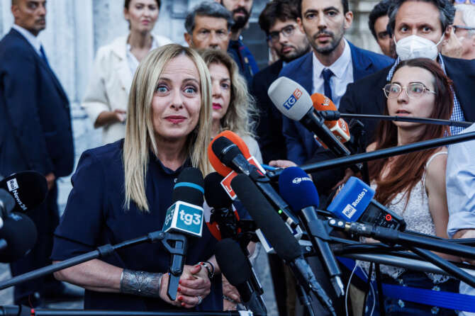 Mes, extraprofitti e accise: la zuffa tra Tajani e Salvini fa tremare Meloni