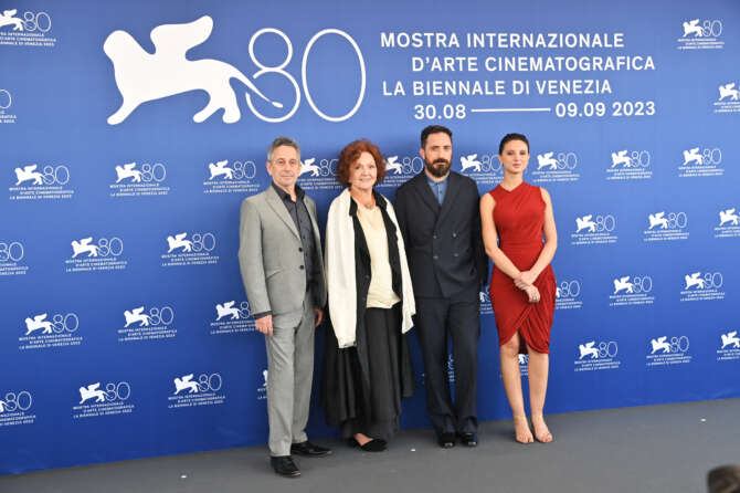 “El Conde” di Larraín scuote Venezia: “Pinochet e la sua destra sono risorti”