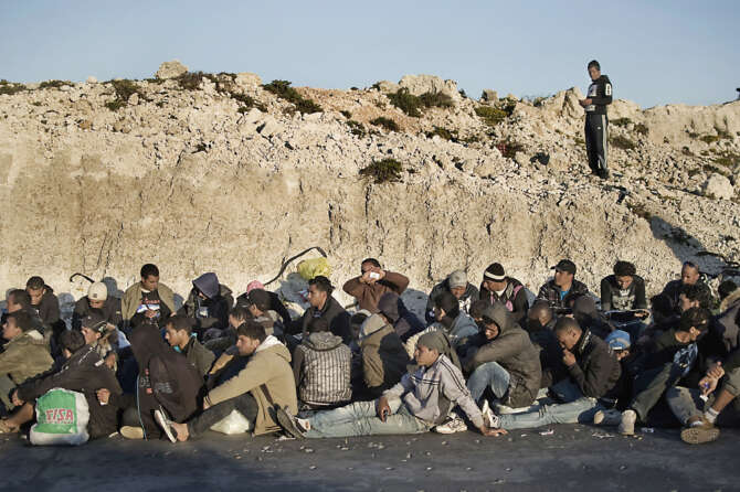 Come migliorare gli sbarchi: il governo non parla di migranti perché non serve alla propaganda