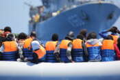 Intervista a Massimo Livi Bacci: “Soccorrere i migranti era la strada giusta, ma l’Ue è diventata cinica”