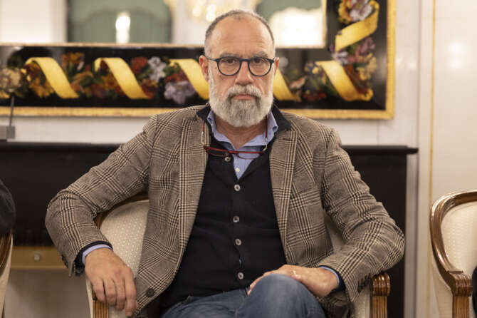 Caso De Angelis: tutti indignati per Bologna, tutti zitti sui “mercanti ebrei”