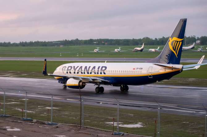 Caro-voli, RyanAir contro il decreto “sovietico” di Meloni: “Ridicolo, l’Europa lo cancellerà”