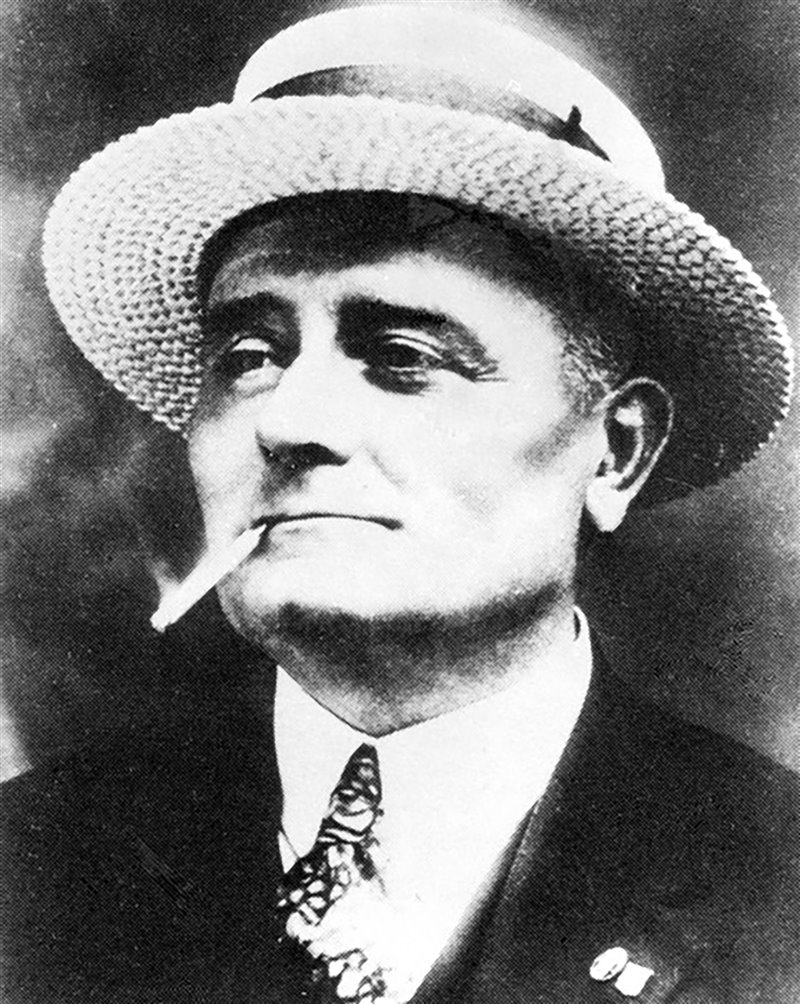 il-prefetto-cesare-mori-a-capo-della-lotta-di-mussolini-contro-la-mafia-in-sicilia_8d873770_800x1004