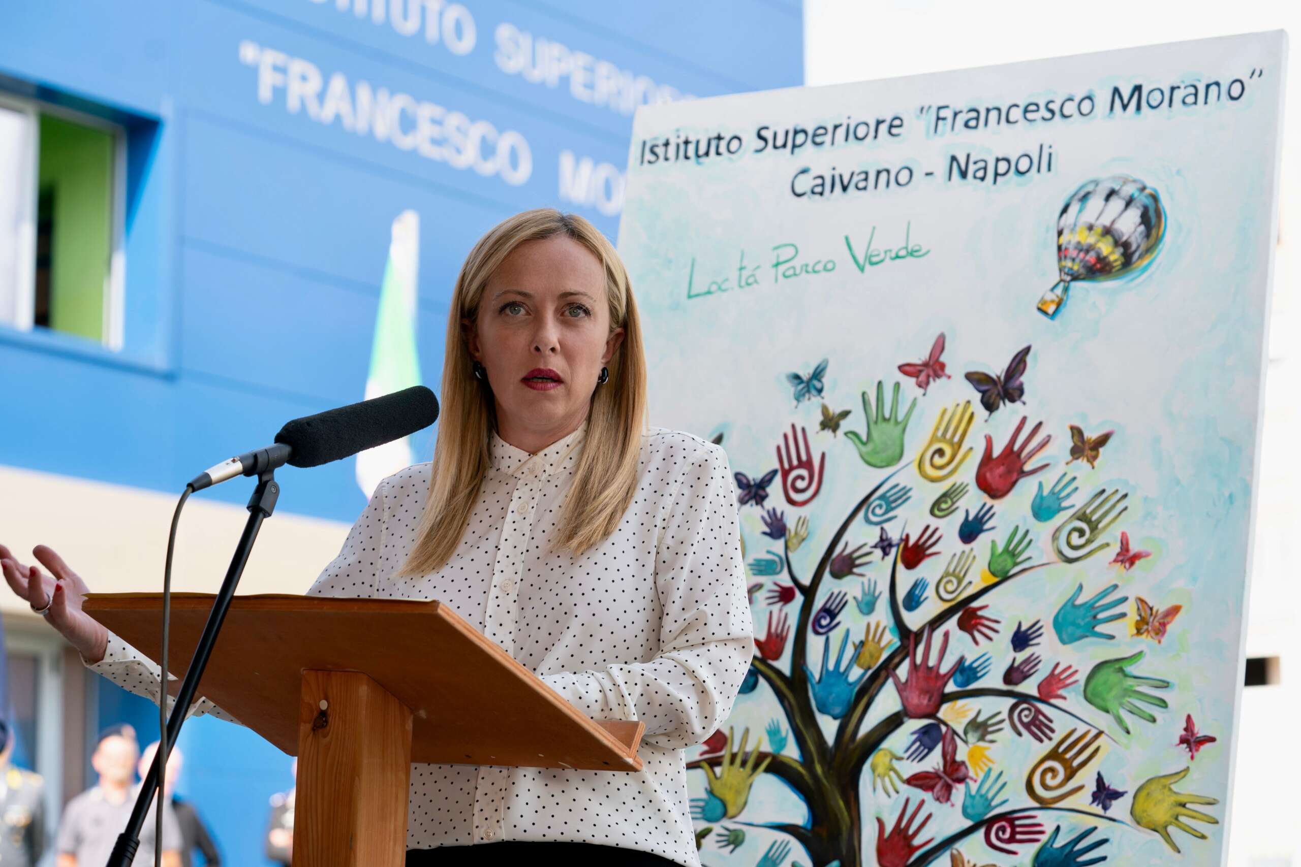 Promesse e fuga: Meloni a Caivano evita cittadini e giornalisti