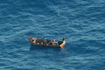 Strage nel Mediterraneo, superstite denuncia 50 morti in un naufragio: si temono centinaia di dispersi per il ciclone Harry
