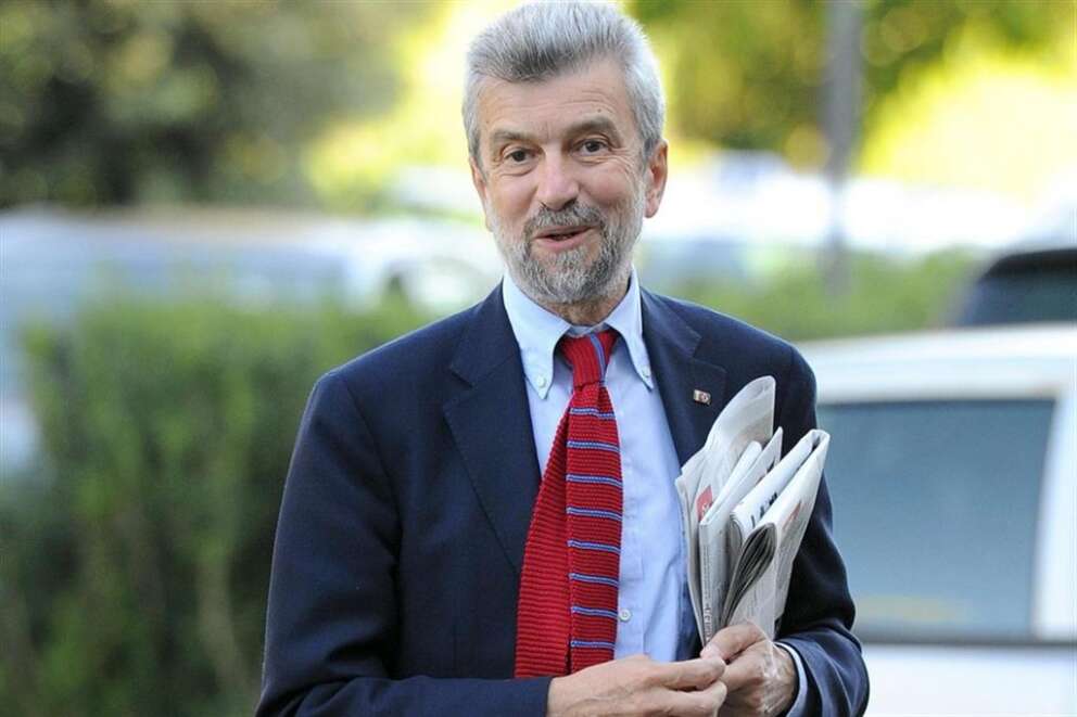 0d4d89df21_74900901 – Copia