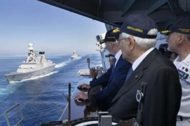 La nave Cavour contro la Cina: Pd, 5 Stelle, Mattarella non hanno niente da dire…