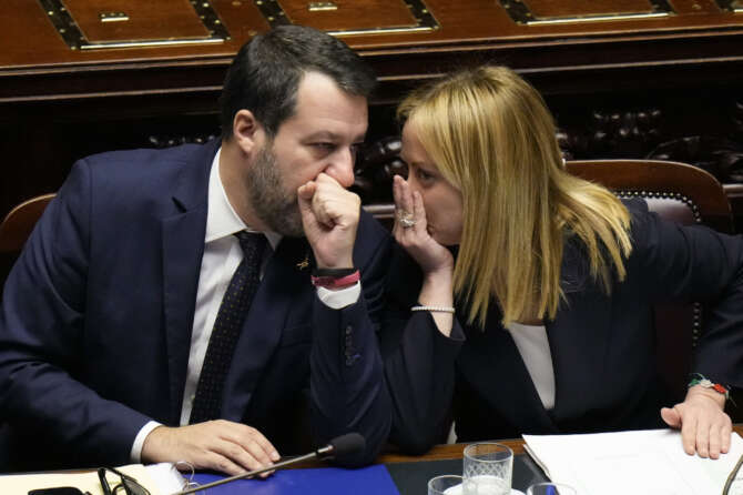 I vescovi si scagliano contro i Cpr di Meloni e Salvini