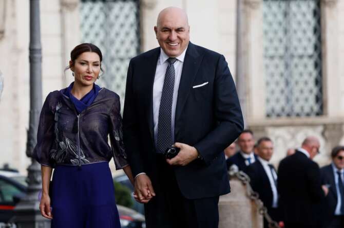 Chi è Gaia Saponaro, la moglie di Crosetto e il gossip che ha fatto infuriare il ministro