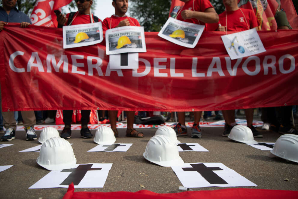 Vercelli – “Corteo di cordoglio silenzioso” per gli operai morti a Brandizzo
Vercelli – “Corteo di cordoglio silenzioso” per gli operai morti a Brandizzo