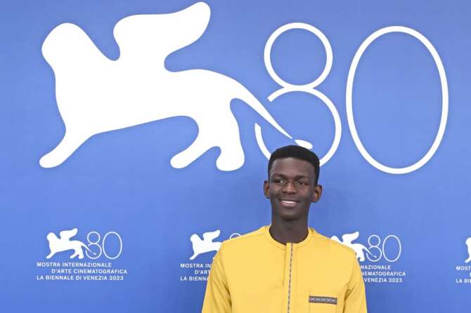 Chi è Seydou Sarr, l’attore protagonista del film “Io capitano” di Matteo Garrone