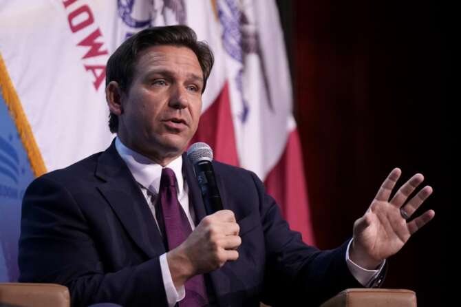 Chi è Ron DeSantis, il governatore ‘boia’ della Florida che vuole battere Trump alle primarie