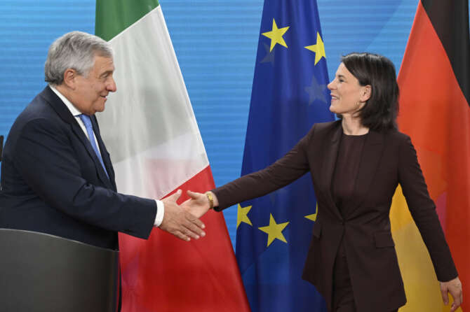 Scholz ignora la Meloni, sui migranti Roma umiliata da Berlino