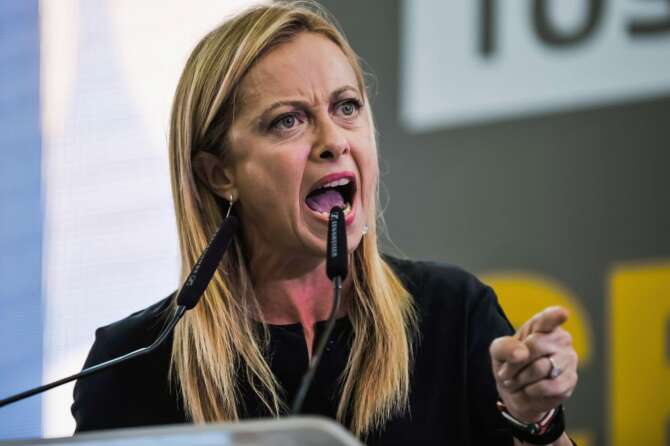 Flop della Meloni all’Onu: chiede di fermare i migranti nel gelo dell’Assemblea