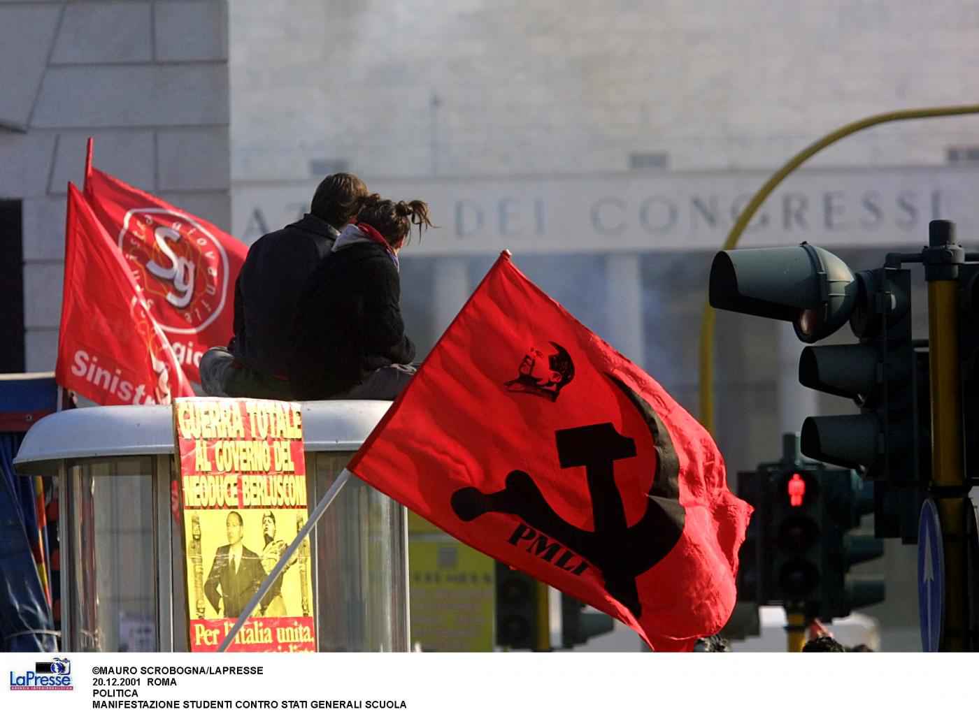 L’identità smarrita della sinistra: tra nostalgia e complottismo resta la malinconia