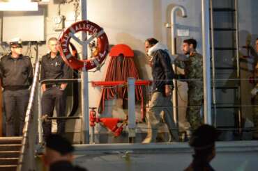 Cara Meloni, vieni in cella a vedere gli “scafisti” a cui dai la caccia “in tutto il globo terracqueo”