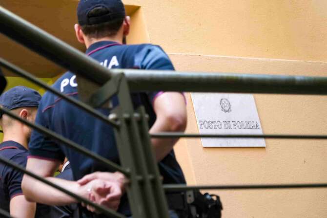 55enne trovato morto in casa ad Aversa