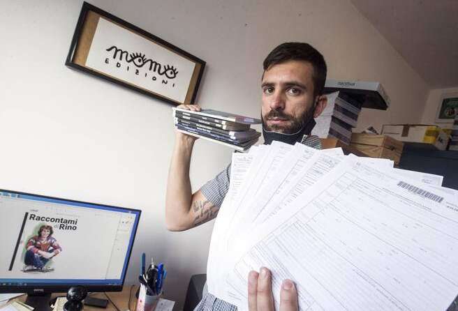 Perché Mattia Tombolini, editore di Momo Edizioni, è stato condannato a 4 mesi di galera