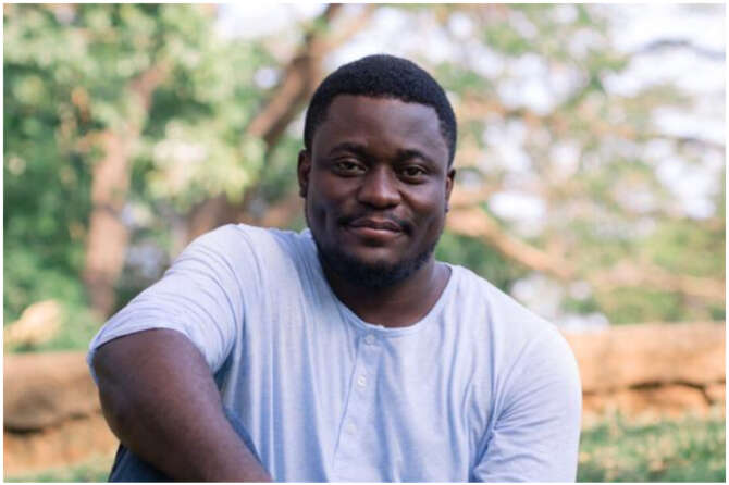 Chi è Bayo Akomolafe, lo scrittore nigeriano che viaggia nell’incertezza
