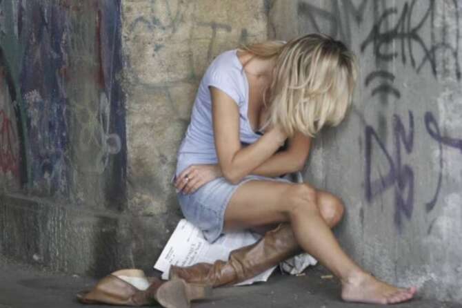 Donna violentata da 4 uomini in piazza Garibaldi a Napoli