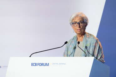 Tassi di interesse, Lagarde prepara il colpo di grazia per l’Europa