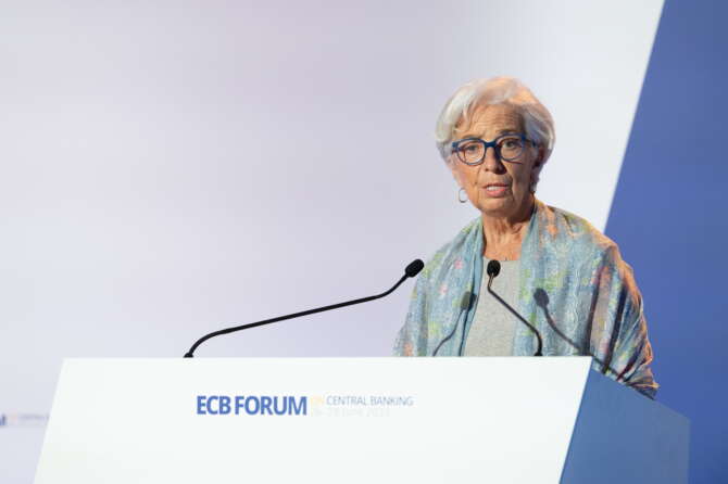 Tassi di interesse, Lagarde prepara il colpo di grazia per l’Europa
