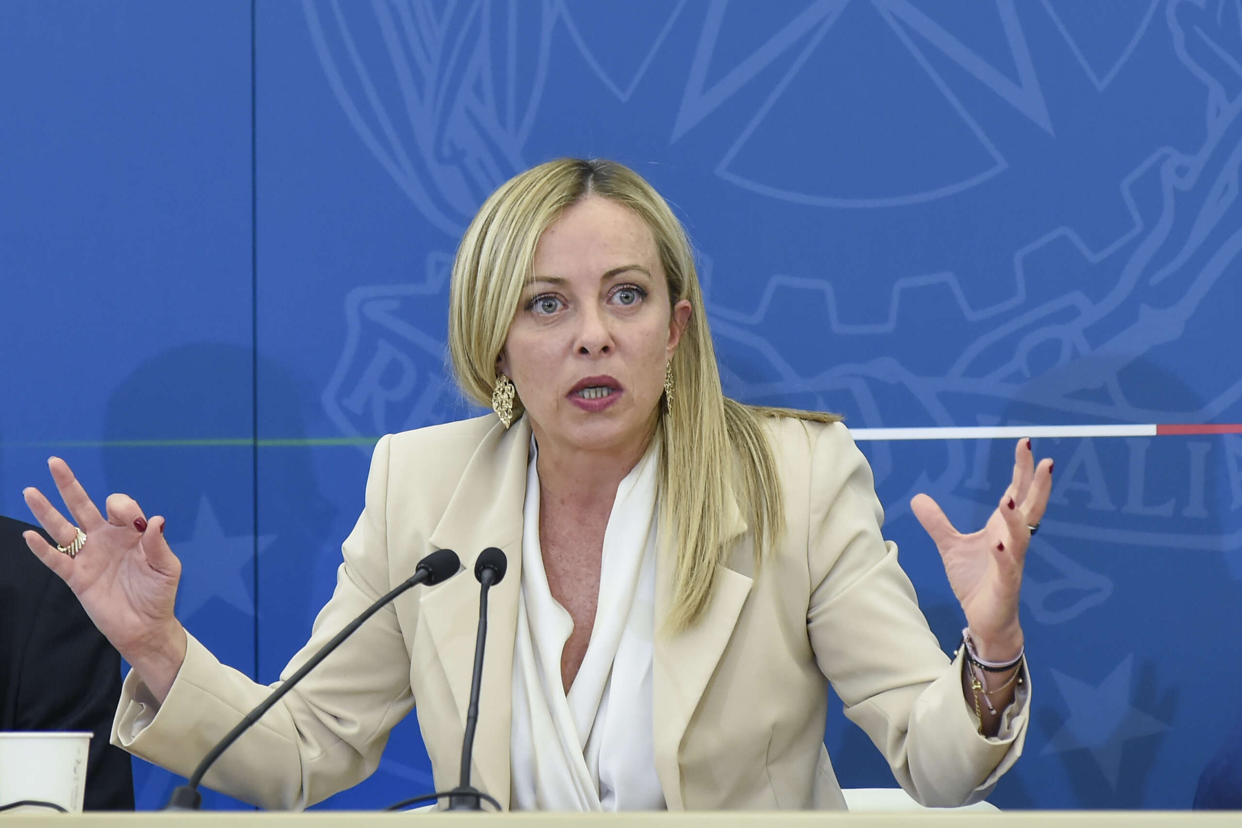 Cosa prevede il Decreto Caivano: gli imbarazzanti e inutili provvedimenti contro i ragazzini