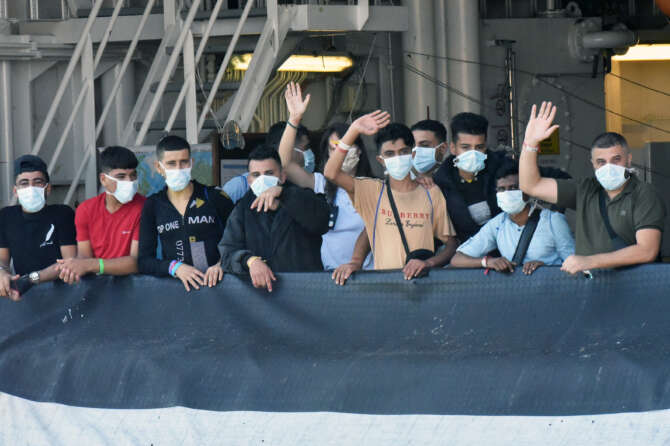 In salute e con le scarpe, ecco chi sono gli ‘invasori’…