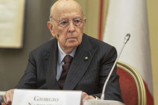 Giorgio Napolitano, l’ultimo statista con la ‘fissazione’ di difendere le istituzioni