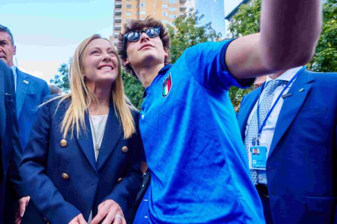 Meloni salta il vertice Zelensky-Lavrov e l’incontro con Biden