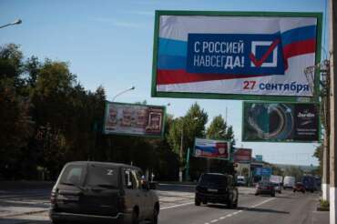 Russia al voto, elezioni farsa anche nelle 4 regioni ucraine annesse tra minacce e bombardamenti