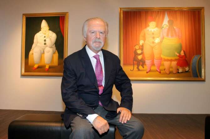 Chi era Fernando Botero, il pittore e scultore colombiano delle “rotondità”: raffigurò anche le torture di Abu Ghraib