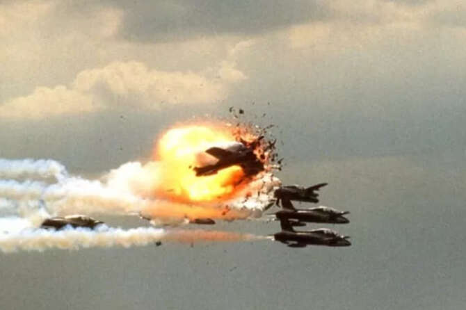 Incidente delle Frecce Tricolori a Torino, il precedente tragico di Ramstein: 35 anni fa morirono 70 persone