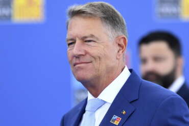 Pezzi di drone caduti in Romania, Bucarest accusa: “Se fosse russo sarebbe violata sovranità di un Paese Nato”, poi la parziale retromarcia