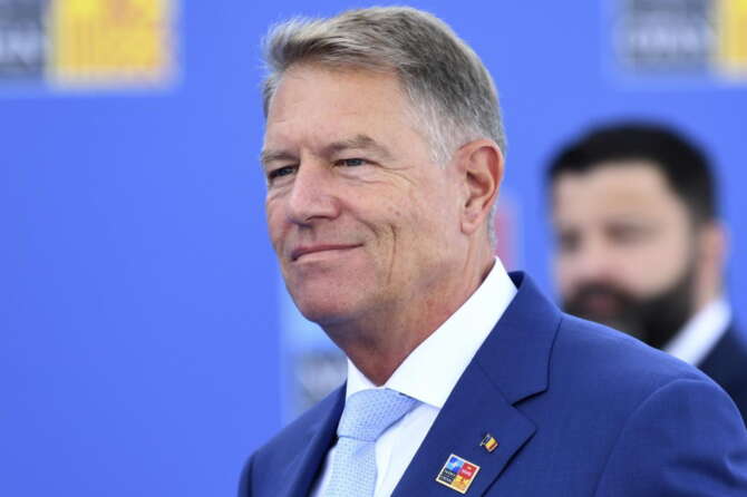 Pezzi di drone caduti in Romania, Bucarest accusa: “Se fosse russo sarebbe violata sovranità di un Paese Nato”, poi la parziale retromarcia