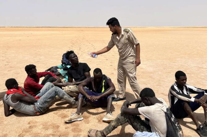 I soldi per i poveri dati ai dittatori: oltre 650 milioni per dare la caccia ai profughi