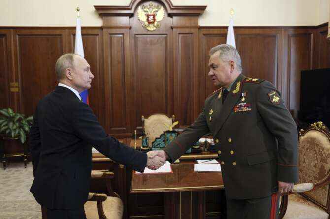 Putin col ministro della Difesa Shoigu