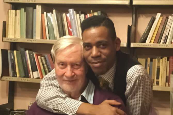 Gianni Vattimo e il fidanzato Simone Caminada, il giallo dei tre testamenti: “Sono l’erede universale”