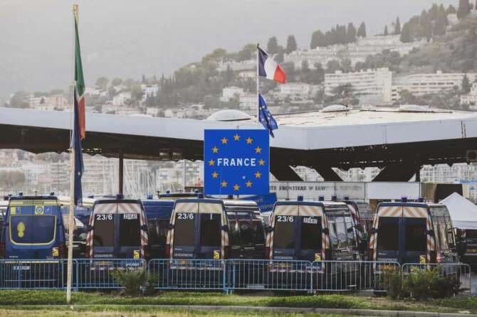 Migranti, la Corte di giustizia Ue boccia i respingimenti della Francia: “Allontanamento forzato è ultima istanza”