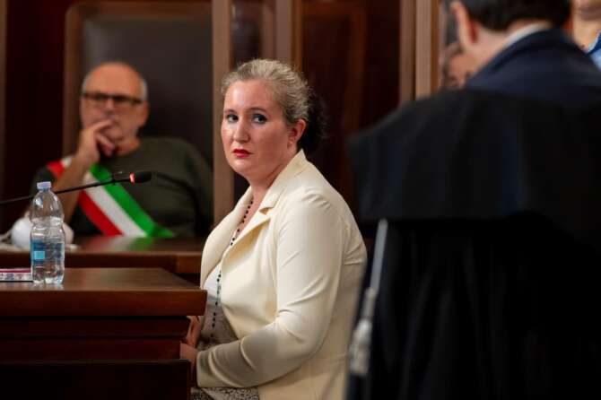 Bimba morta di stenti in casa, ok alla perizia psichiatrica sulla madre Alessia Pifferi che l’aveva abbandonata