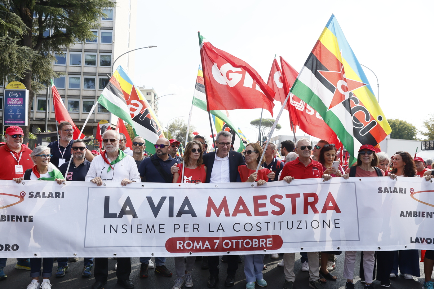 Manifestazione di Roma, cosa chiedono i 100mila scesi in piazza contro il governo