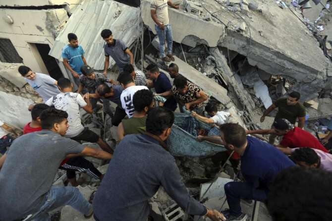 Perché Hamas ha liberato due ostaggi, intanto la Russia mette in campo la diplomazia