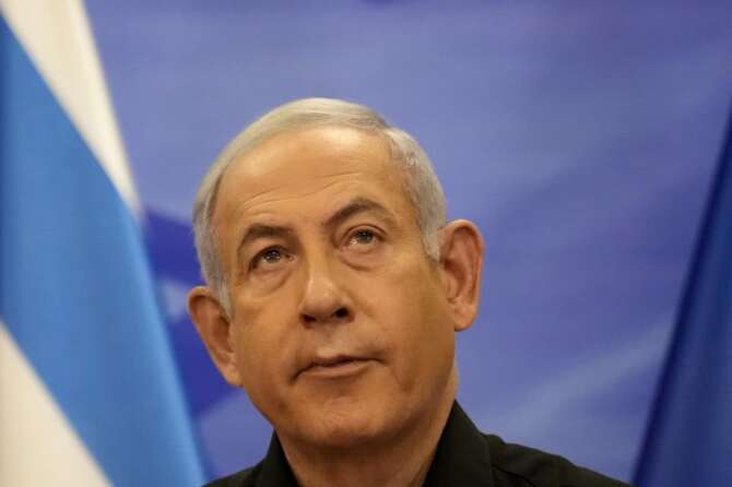 Netanyahu parla a Israele e annuncia l’invasione di terra: “Tutti i membri di Hamas sono morti che camminano”